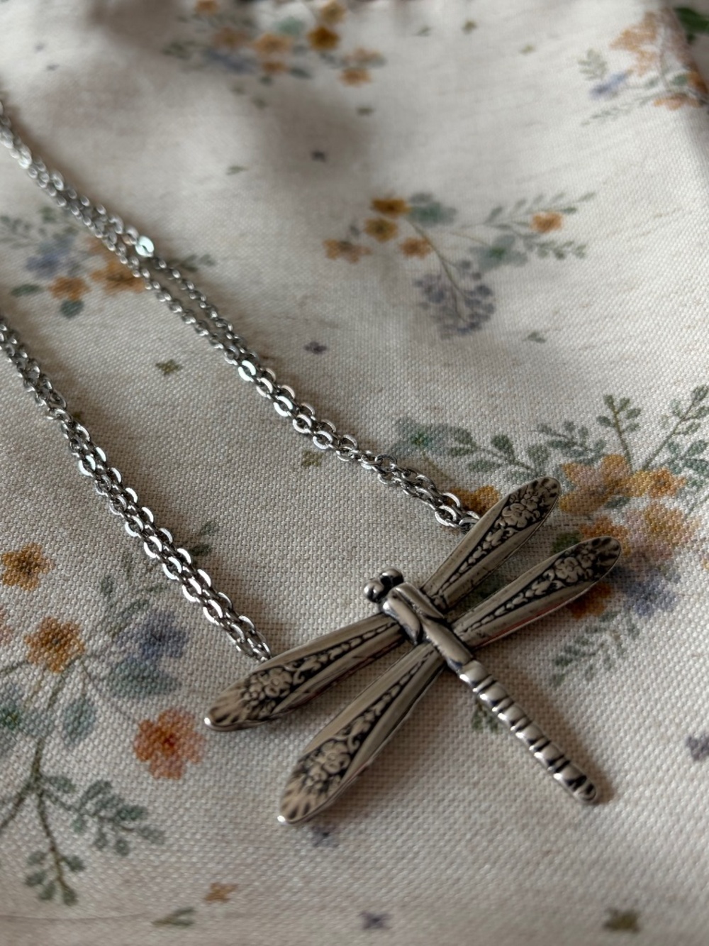 EUC Silver Spoon Jewellery Ornate Dragonfly Sterling Silver Necklace 19 in.